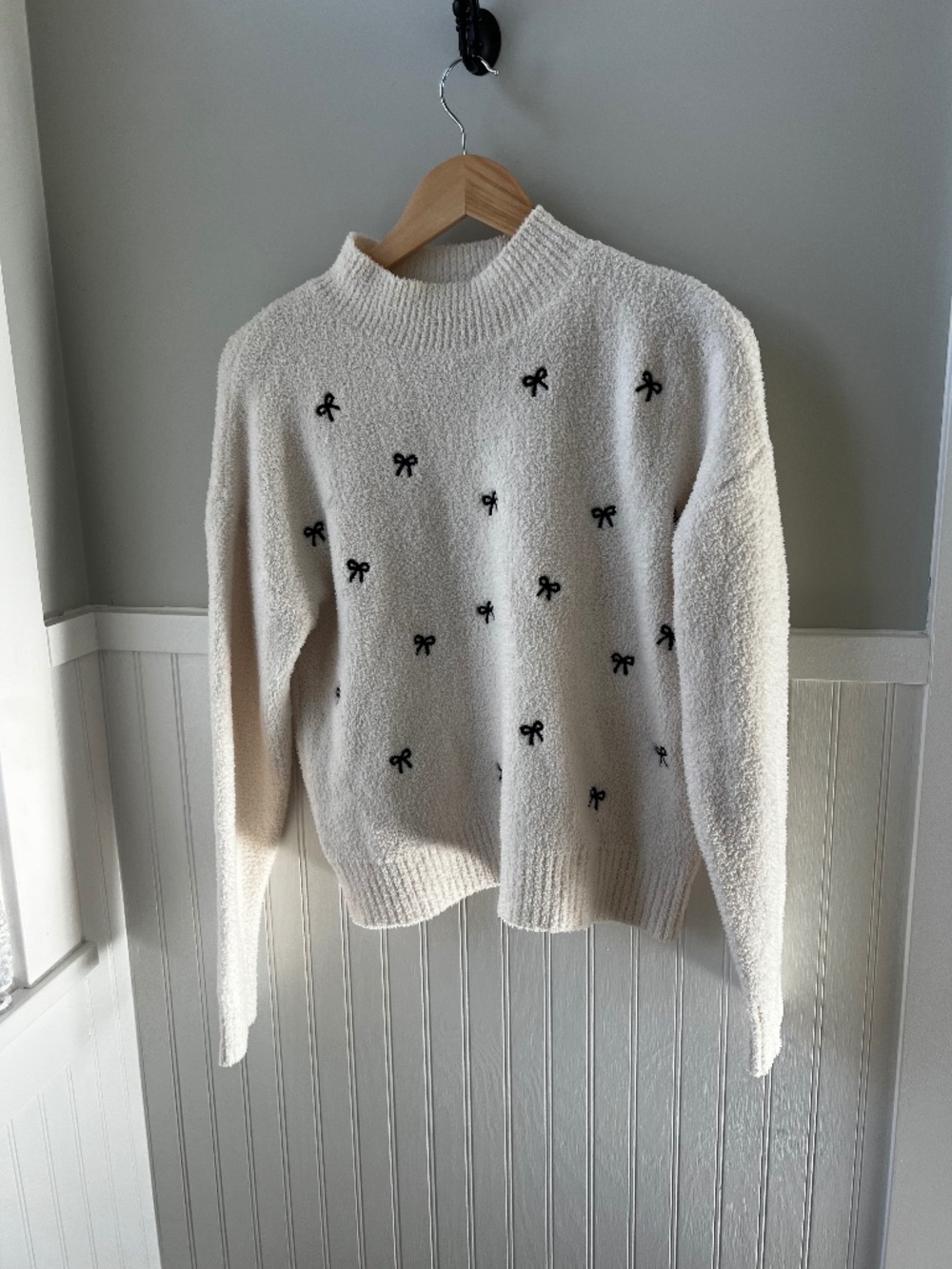 Cream Chenille Embroidered Bows Mockneck sweater